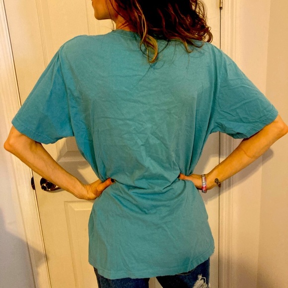 Unisex smiley face t shirt. Embroidered face. Size lg - Picture 2 of 3